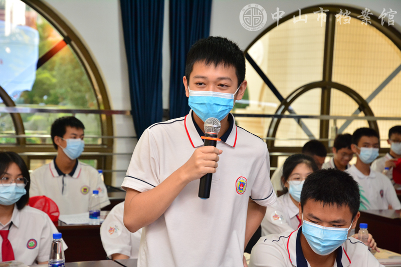 1661389178386176.jpg 图7:2022年多彩乡村“百村行”中山市黄圃实践研学活动分享会上,学生代表交流活动心得。(蓝子键 摄)副本.jpg