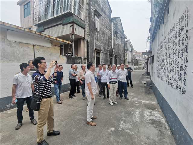 图5：2022年6月30日，沙溪镇组织诗词爱好者到圣狮村开展多彩乡村实践活动（中山市沙溪镇宣传文化服务中心供图）.jpg