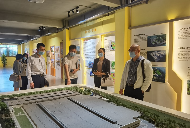 图1：市地方志办调研组一行实地调研南区方志馆的建设情况（摄影：蔡婉婷）.jpg