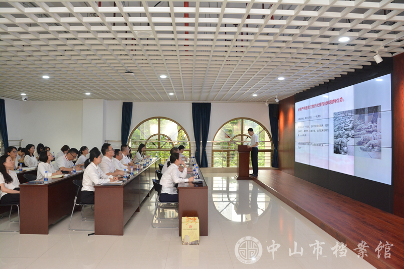 图3：党纪学习教育专题党课（摄影：蓝子键）副本.jpg