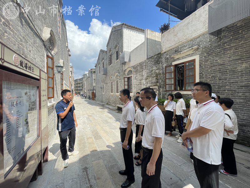 1720493248173404.jpg 图3:实地走访调研从善坊历史文化街区(摄影:彭天亮)副本.jpg