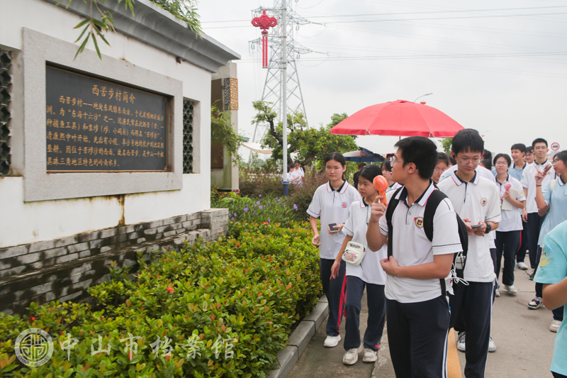 图6：实践团参观西罟步村村史文化公园（摄影：梁俊杰）副本.jpg