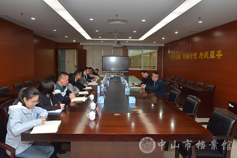 座谈会现场（摄影：蓝子键）副本.jpg