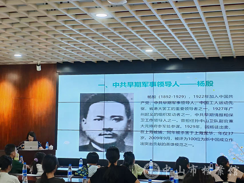 1754042371697738.jpg 图8:同学们认真聆听讲座(摄影:蓝子键).jpg