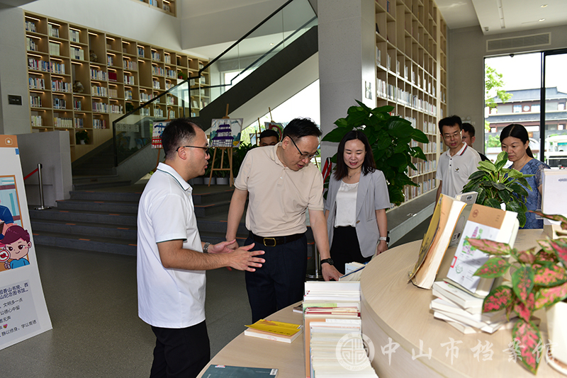 1756344908979484.jpg 8月26日上午,省人民政府地方志办公室调研组走访中山市金钟湖香山书房(摄影:黄秋文)副本.jpg