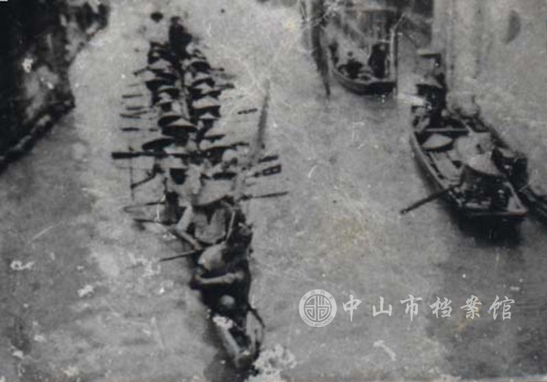 图5：上世纪五十年代的九曲河扒龙舟（中山市档案馆藏）【179-F3-1-1950-7-1】.jpg